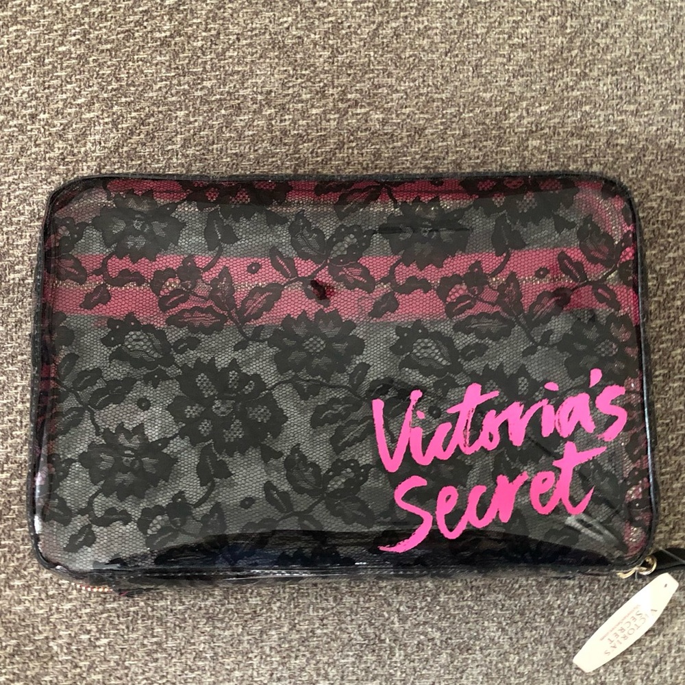 New!! Victoria’s Secret Makeup Bag!!